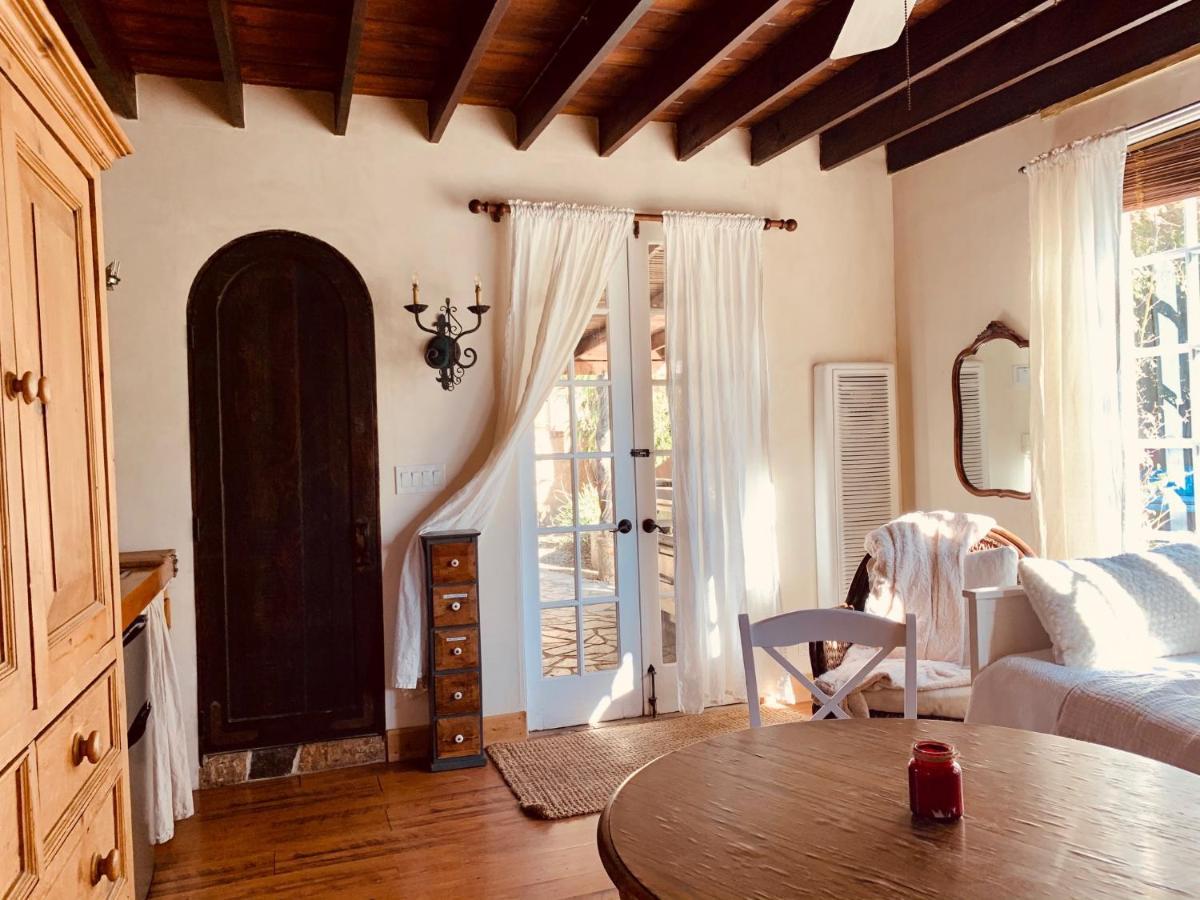 Under The Tuscan Sun Cottage In West Лос Анджелис Екстериор снимка